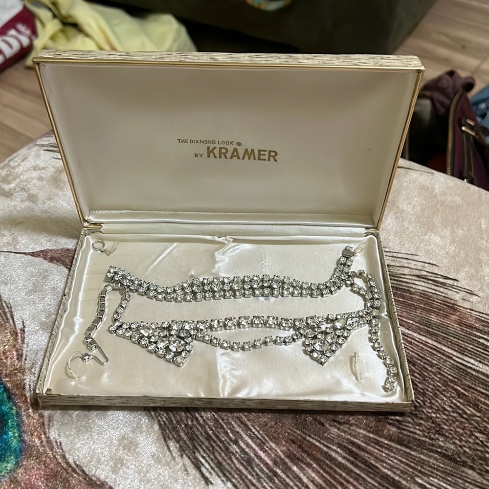 The Diamond look by Kramer necklace and bracelet